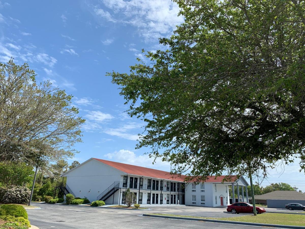 Econo Lodge Crystal Coast Morehead City Exterior photo